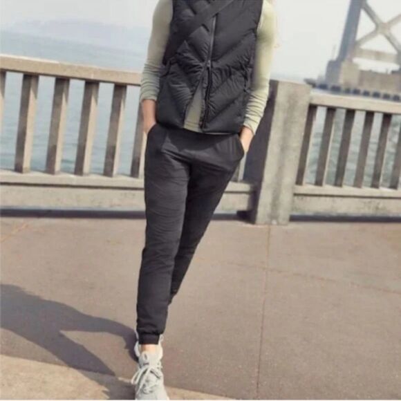 Athleta Brooklyn Camo Lined Jogger Black Textured 4 - Picture 2 of 9